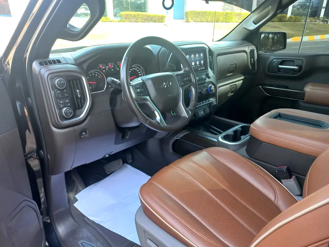 For sale in Abu Dhabi 2022 Silverado