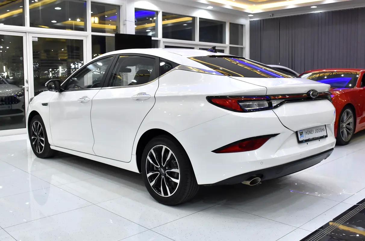 Well maintained 2023 JAC J7